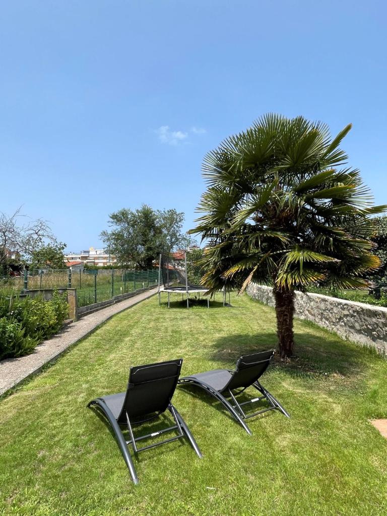 Precioso apartamento con jardín La Santina 1B photo 1