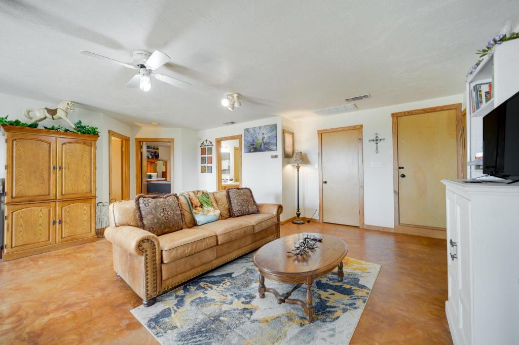 Fredericksburg Retreat with Private Hot Tub and Patio! photo 3