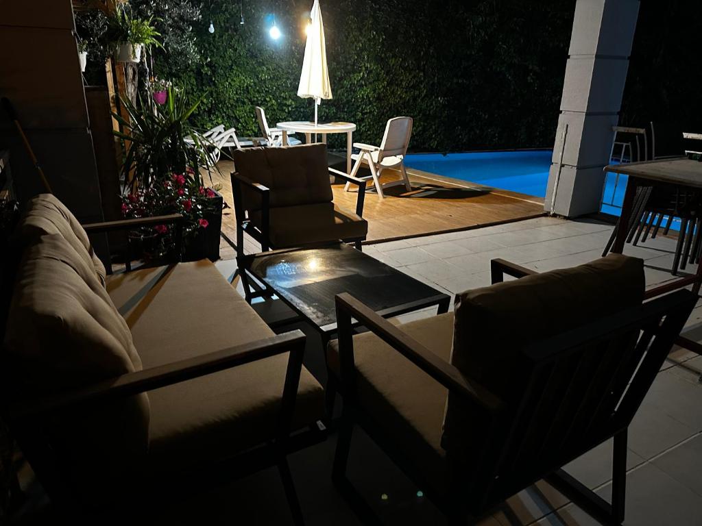 Villaras Garden özel havuzlu eşyalı photo 2
