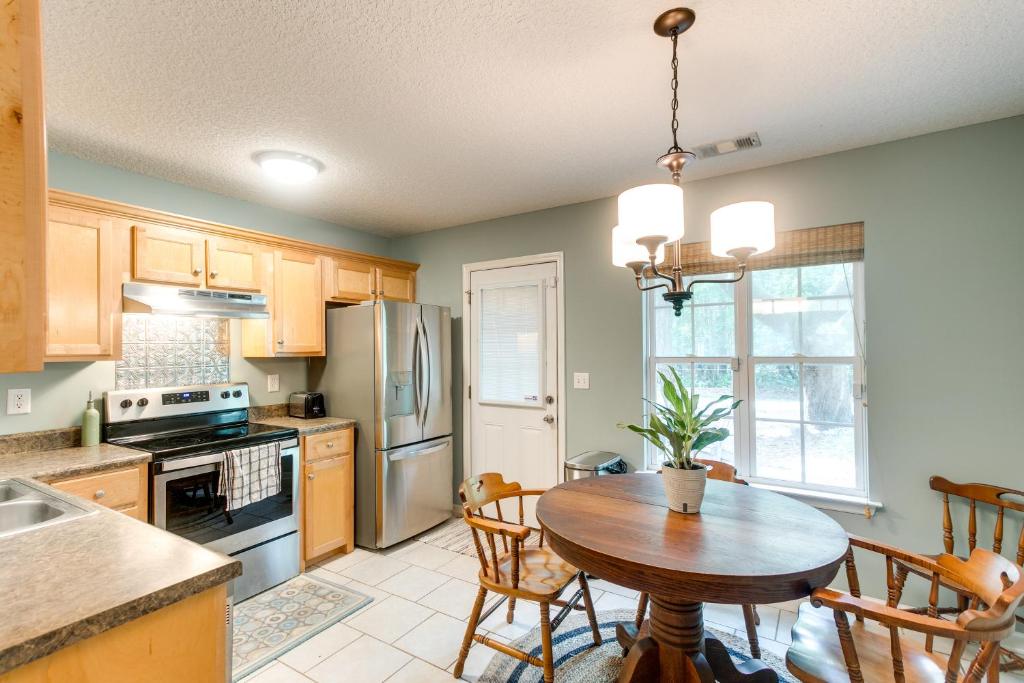 Pet-Friendly Darien Vacation Rental with Patio! photo 1
