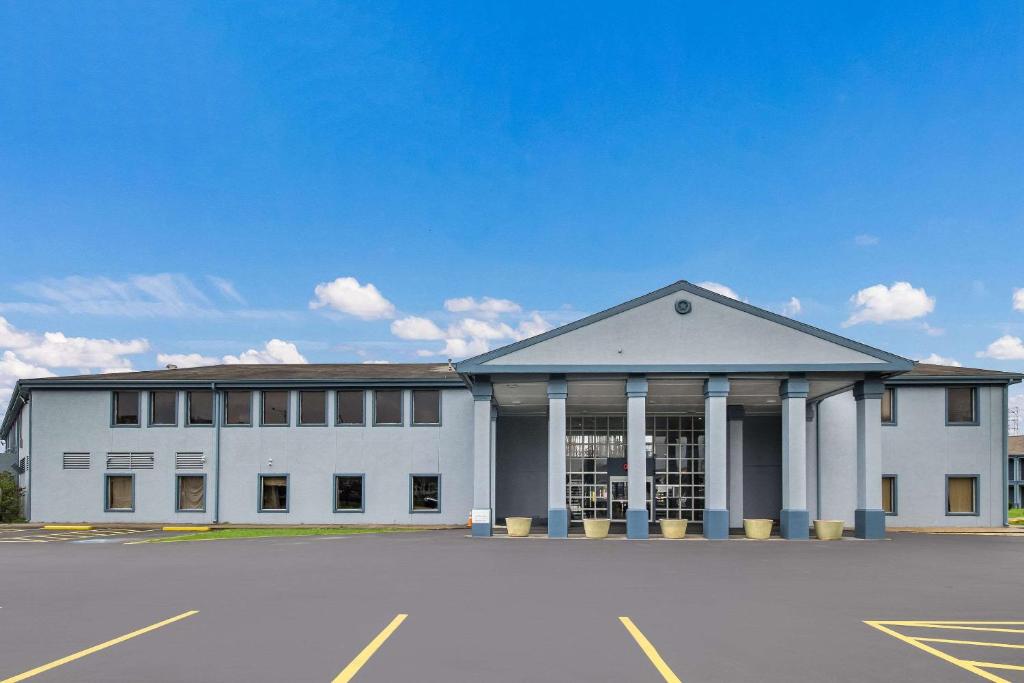 Rodeway Inn Conference Center image