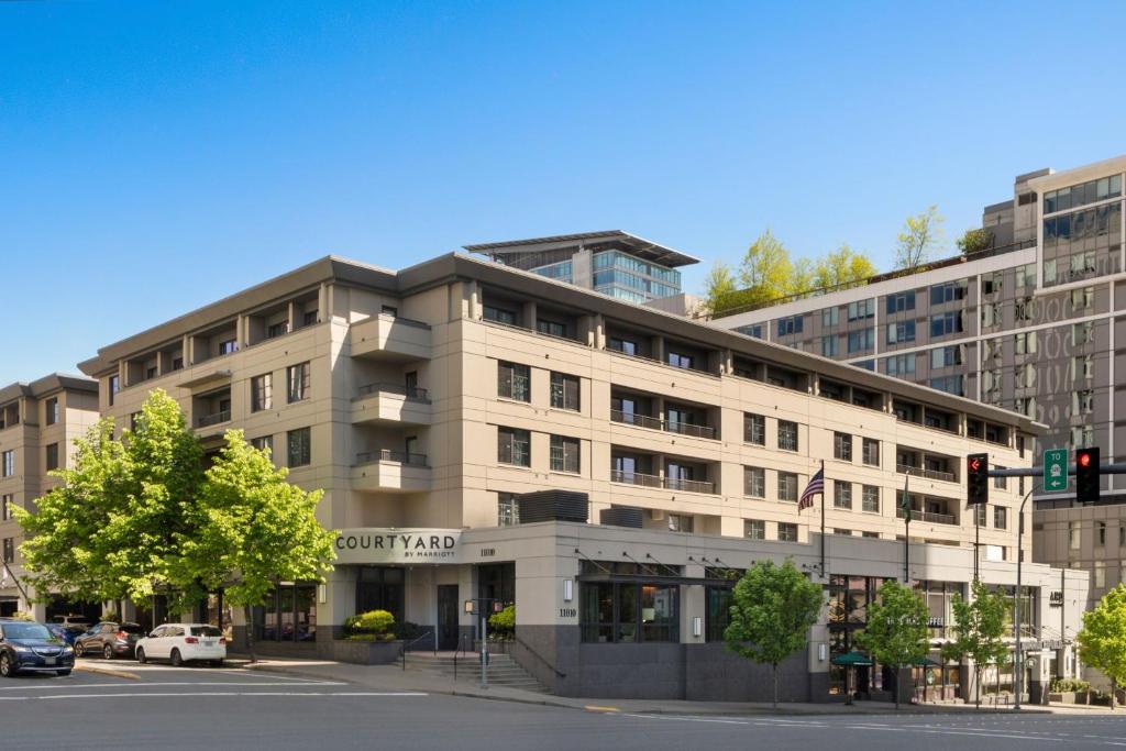 Courtyard by Marriott Seattle Bellevue/Downtown image
