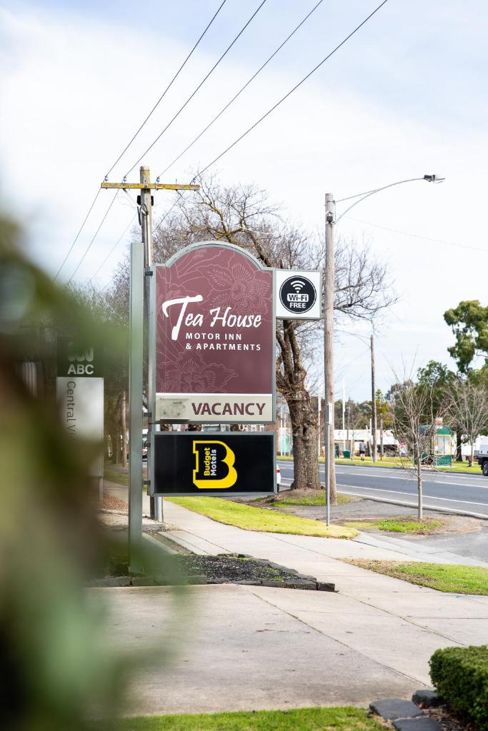 Tea House Motor Inn photo 1