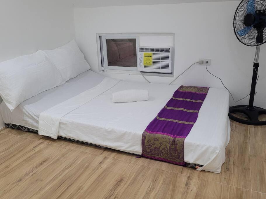 Cozy Transient house in Calapan City 2 airconditioning rooms