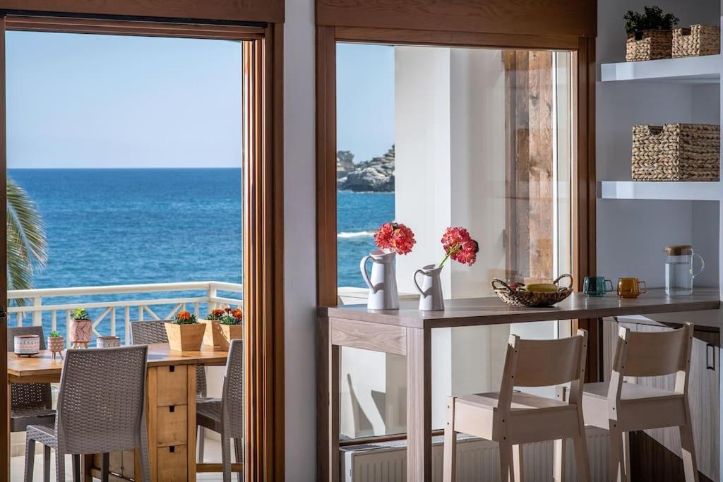 Beachfront Orange apt-Ligaria Beach photo 3