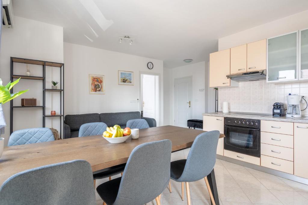Charmante Wohnung fußläufig zum Meer in Funtana photo 1