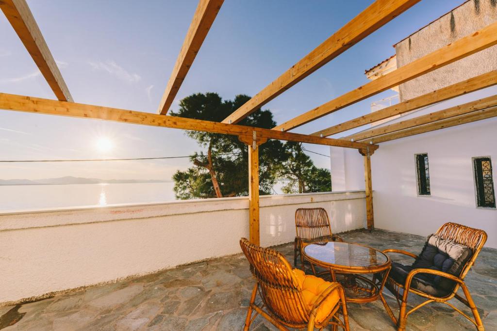 Thalassa House