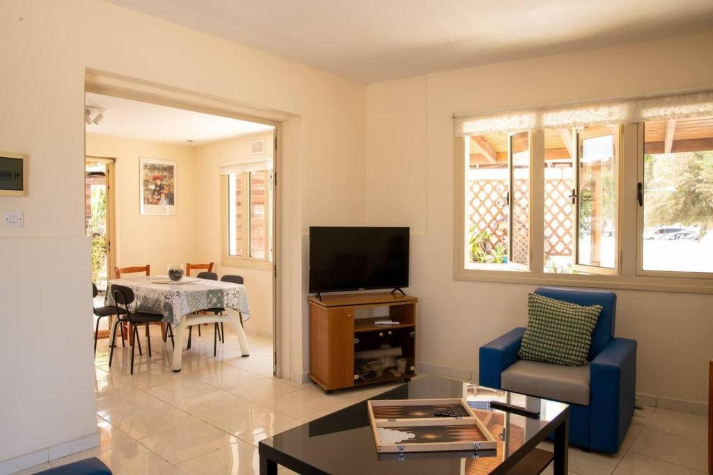 Captivating Lake & Oceanview Getaway House photo 4