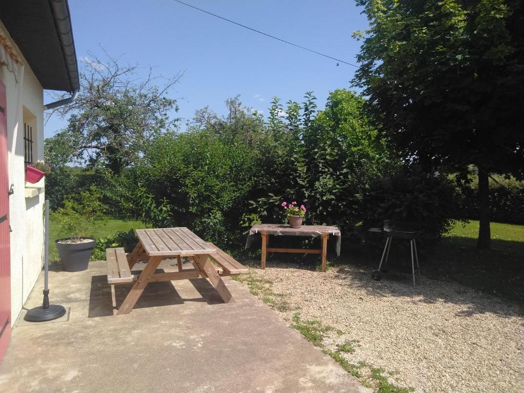 Grande Maison de plain pied avec jardin arboré. photo 4