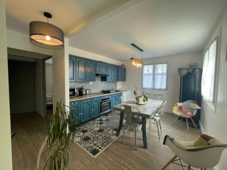 Bel Appartement dans résidence cheminée /Jardin