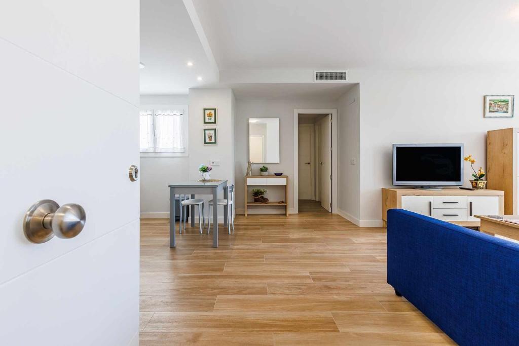 A&N Sea View Comfort Suite with Pool & Parking Torre del Mar - Tap to explore photos