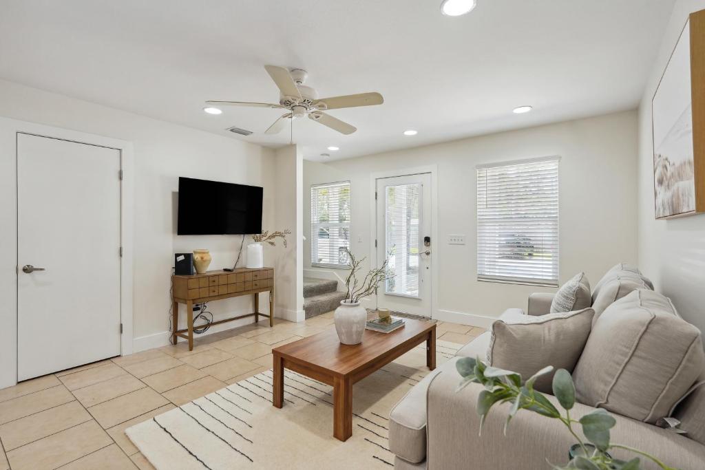 Panama City Beach Vacation Rental about 1 Mi to Beach!