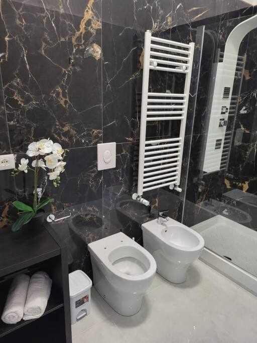 NewLife 815 Holiday Home Black photo 4