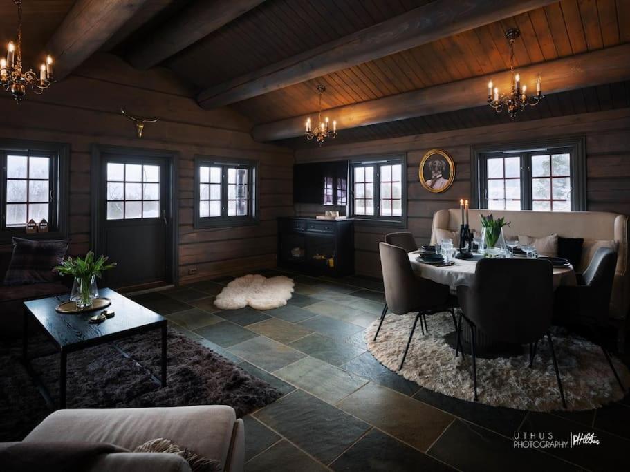 Luxury log cabing, cross-country ski-in out, familiy getaway in great location photo 1