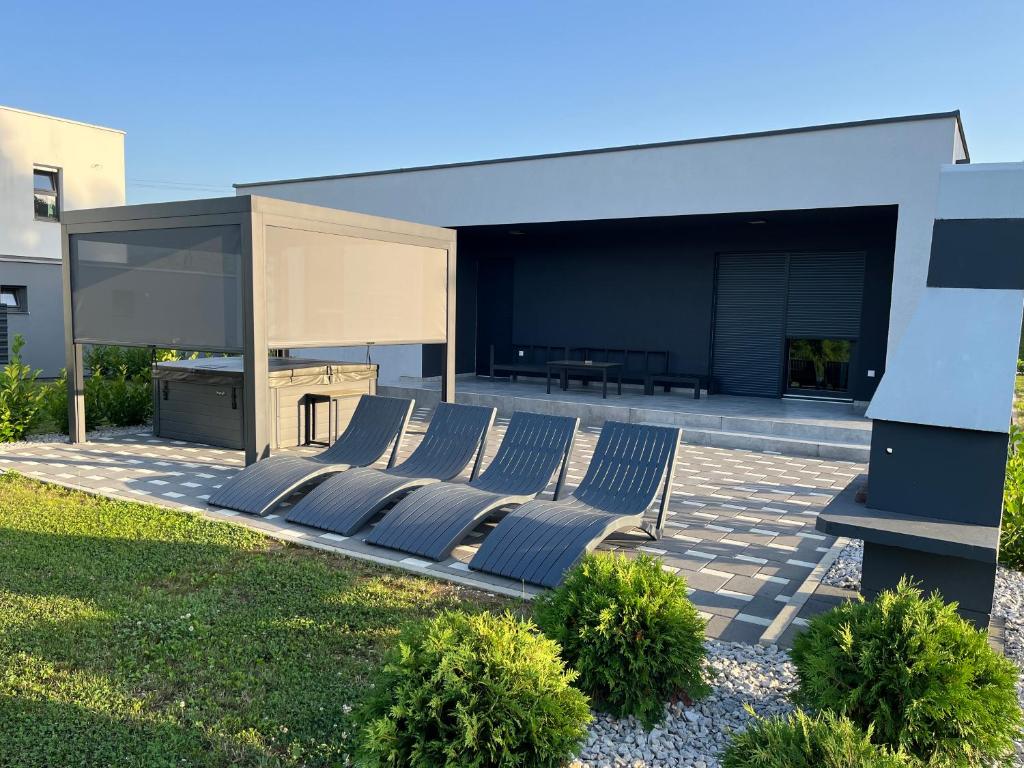 K Relax Place, Varaždinske Toplice, modern home with Sauna, Jacuzzi, WIFI photo 1