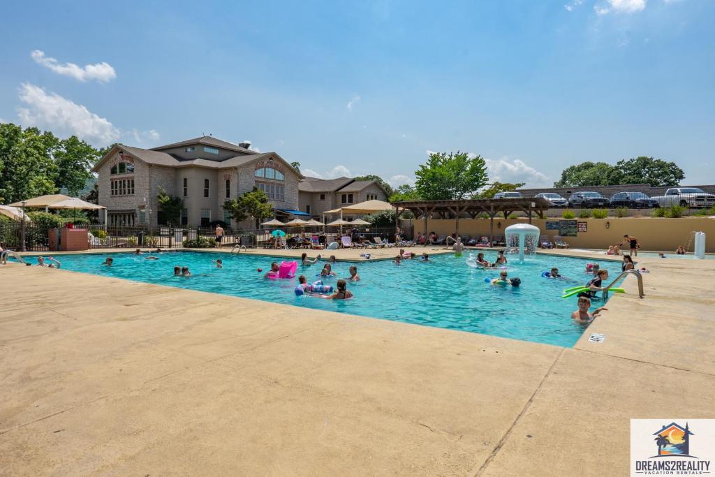 1BR Walk-In Condo - 2 Pools - FREE ATTRACTION TICKETS INCLUDED - PR40-10 photo 4