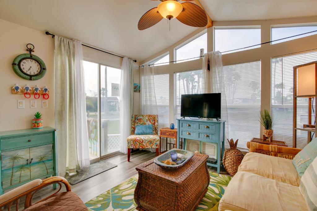 Cozy Waterfront Port Isabel Cottage with Deck! photo 3