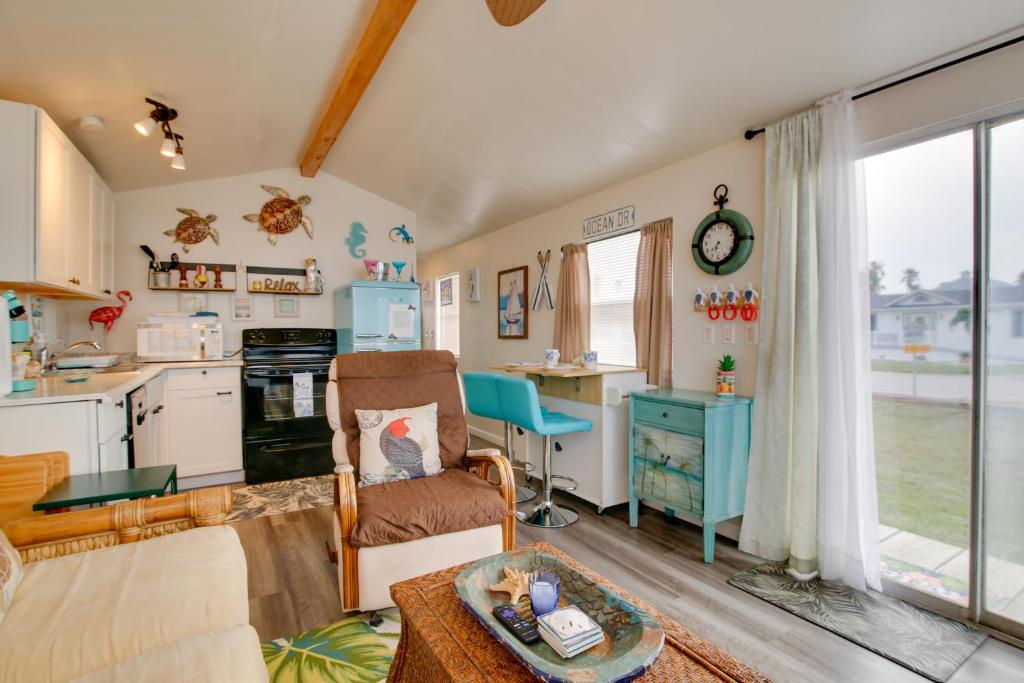 Cozy Waterfront Port Isabel Cottage with Deck! photo 4
