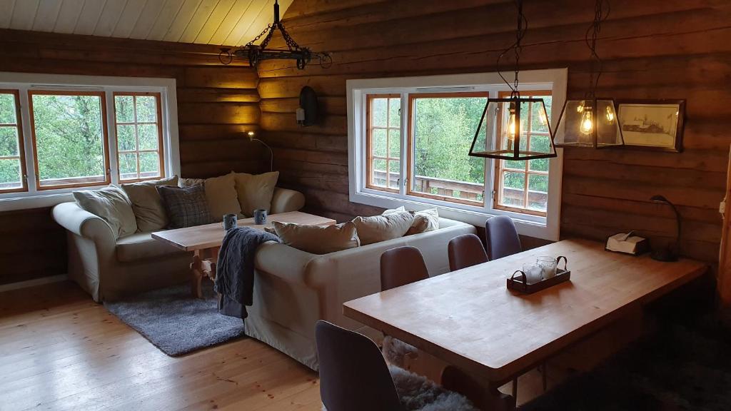 Cozy log cabin at beautiful Nystølsfjellet photo 3