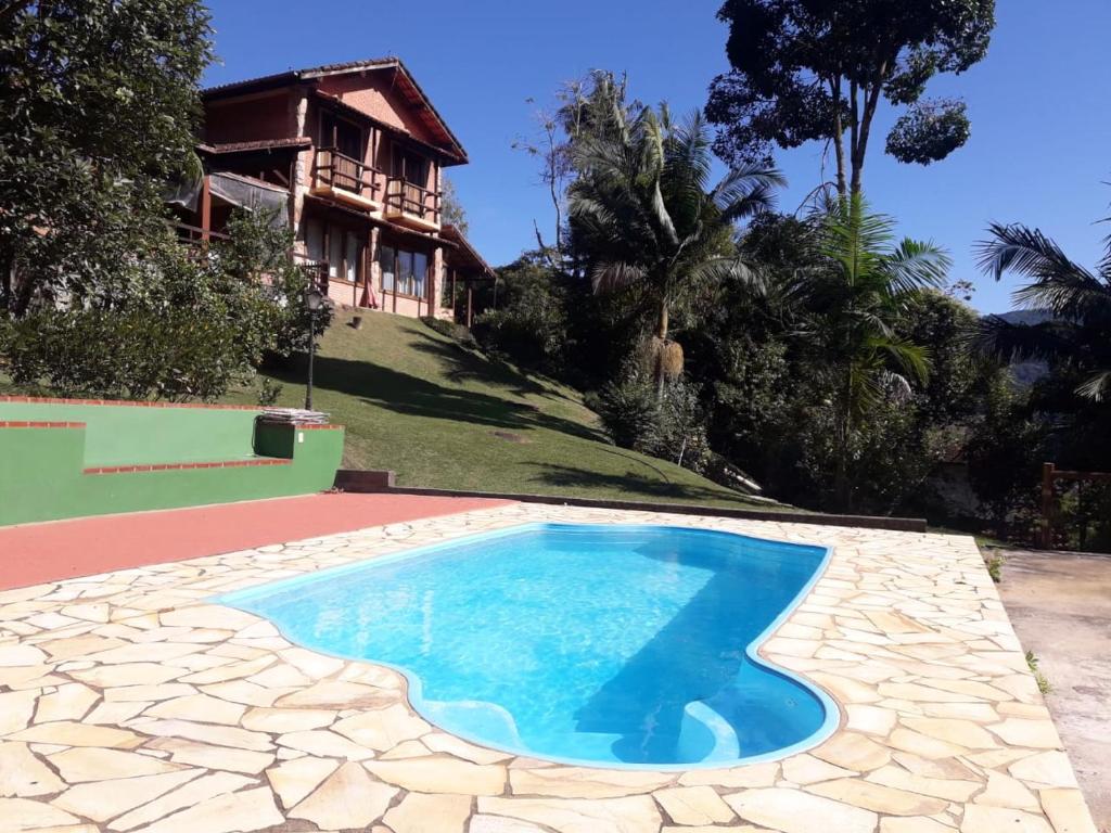 Casa com churrasqueira piscina privativa em São Pedro da Serra - Perto de Lumiar