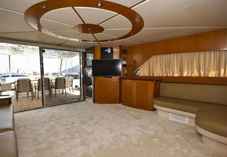Luxury Life photo 2