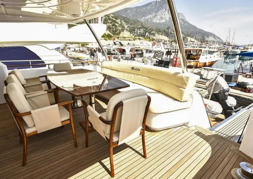 Luxury Life photo 3