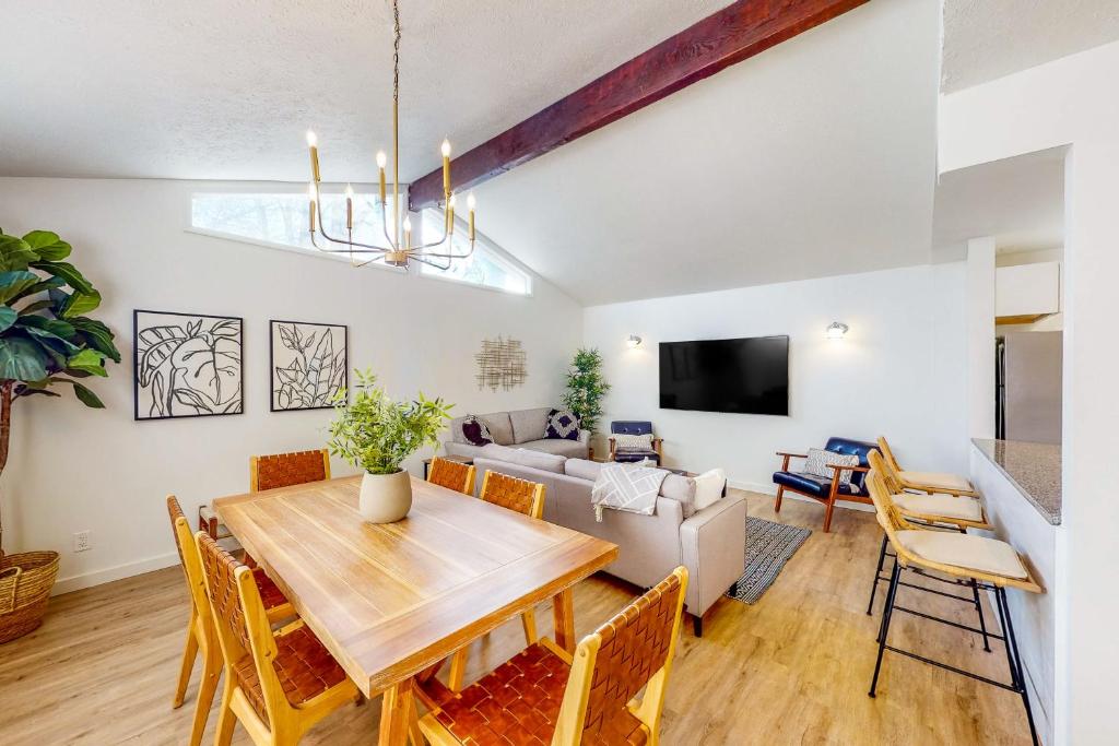 The Jewel of Elkhart, Lower Unit photo 4