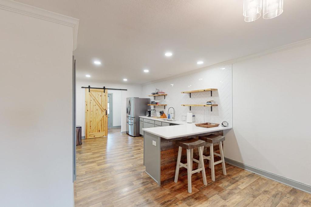 The Modern Farmhouse Cottage photo 3