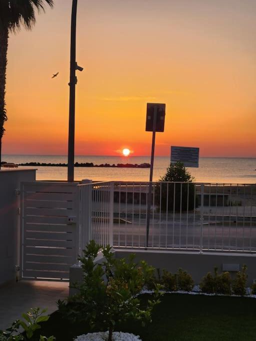 Loft a 30 metri dalla Spiaggia photo 2