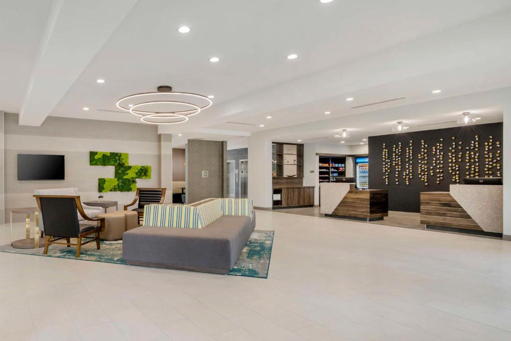 Best Western Plus Winter Haven Inn & Suites photo 3