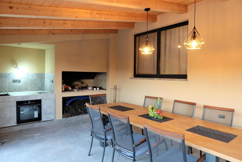 NEW- Villa Olive Oasis -the heated pool & jacuzzi photo 4