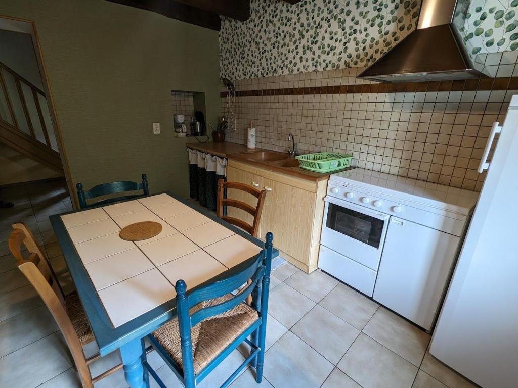 Gîte Girancourt, 3 pièces, 5 personnes - FR-1-589-73 photo 4