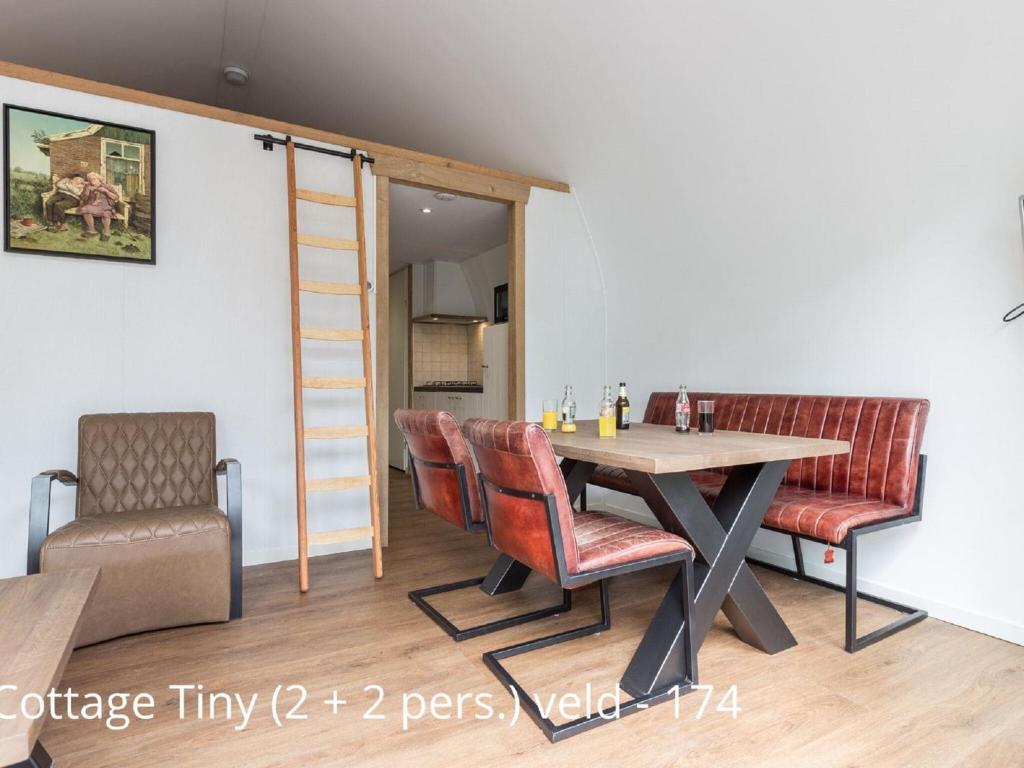 Beautiful cottage with dishwasher, in a holiday park not far from Giethoorn photo 1
