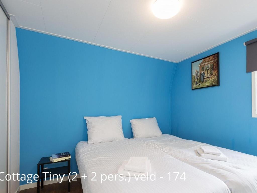 Beautiful cottage with dishwasher, in a holiday park not far from Giethoorn photo 3
