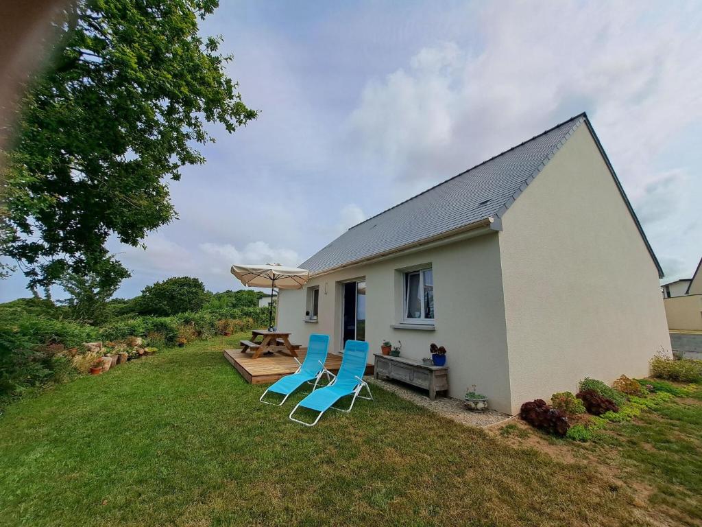 Single storey holiday home in Plouarzel photo 1