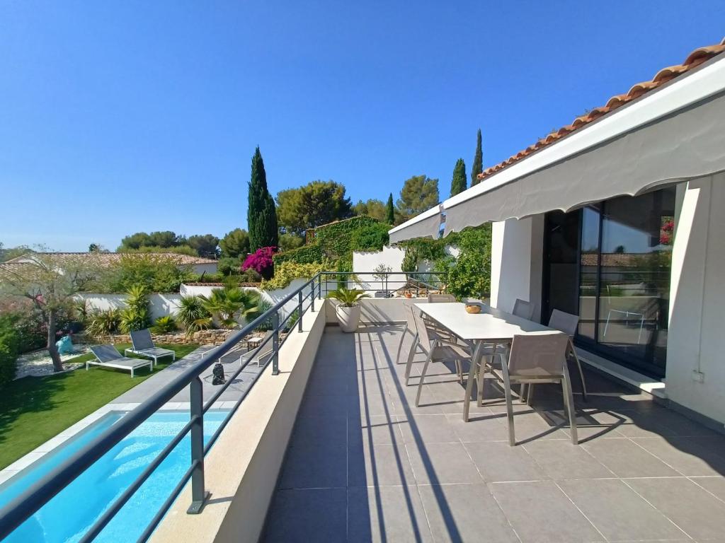 Villa contemporaine Piscine chauffée,pétanque, Clim photo 1