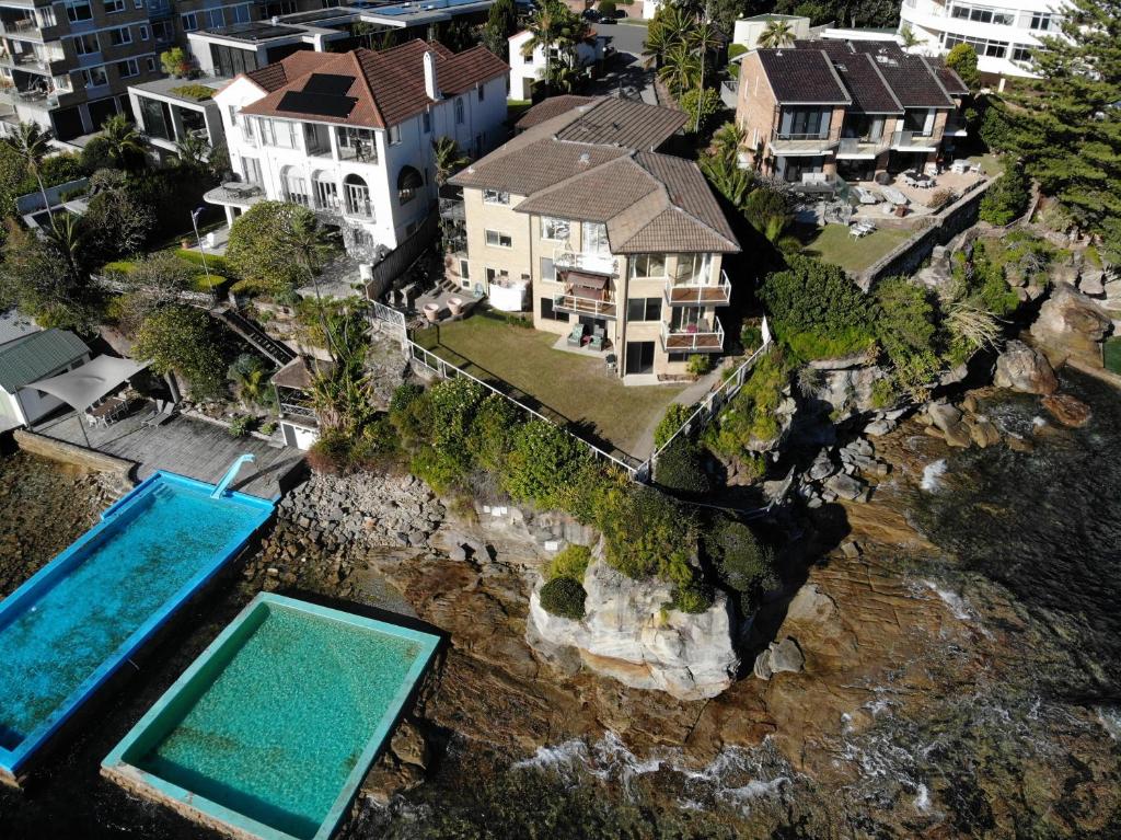 Waterfront on Manly Harbour photo 1