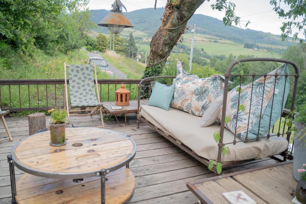 La Maison Bonheur - Maison Atypique Du Beaujolais photo 1