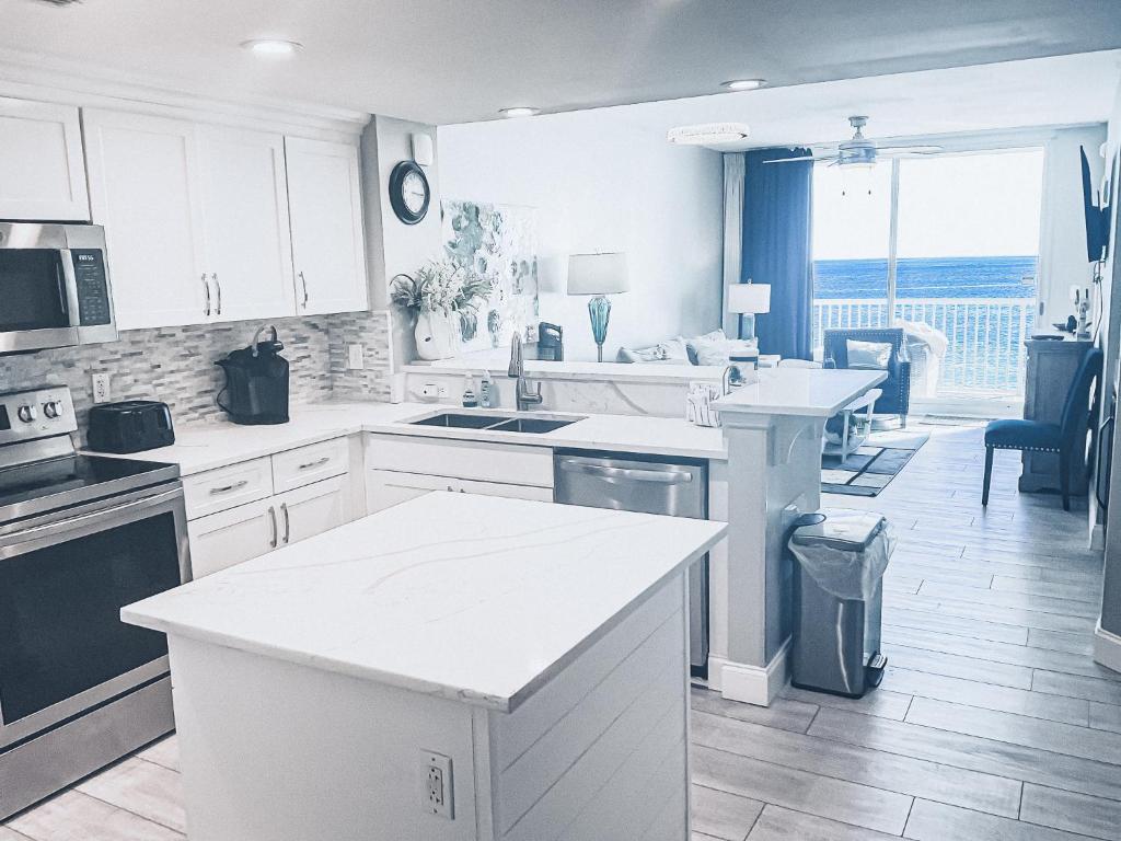 Majestic Resort 505 with RESERVED parking on 3rd Floor Walk-Over image