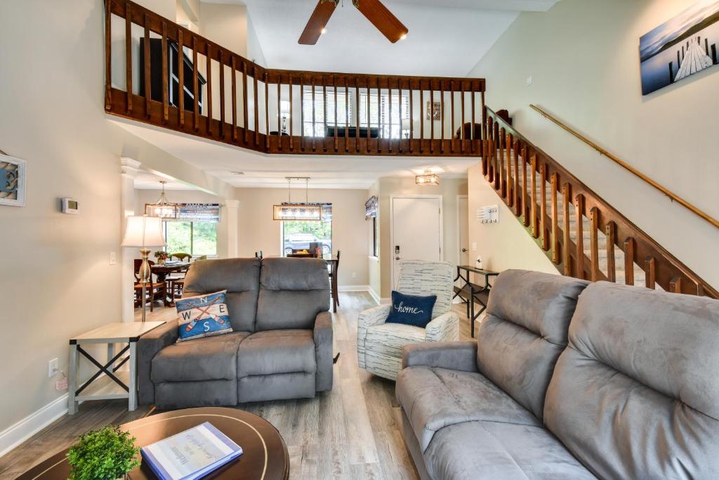 Charming Salem Townhome with Deck Near Lake Keowee photo 4