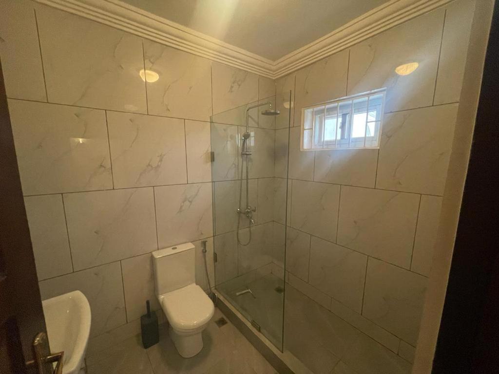 After 5 Apartment 1- 3 spacious en-suite bedrooms photo 3