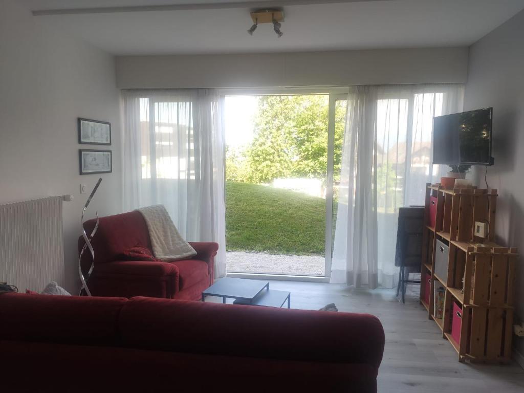 gîte Amolinnes F2 5mn douane croix de rozon 20mn Genève photo 3
