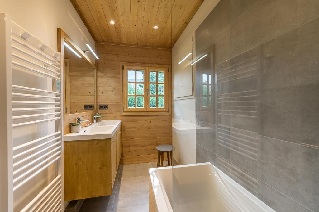 ST JORIOZ-Chalet renove des Grands Champs proche lac et piste cycable- LLA Selections by Location lac Annecy photo 4