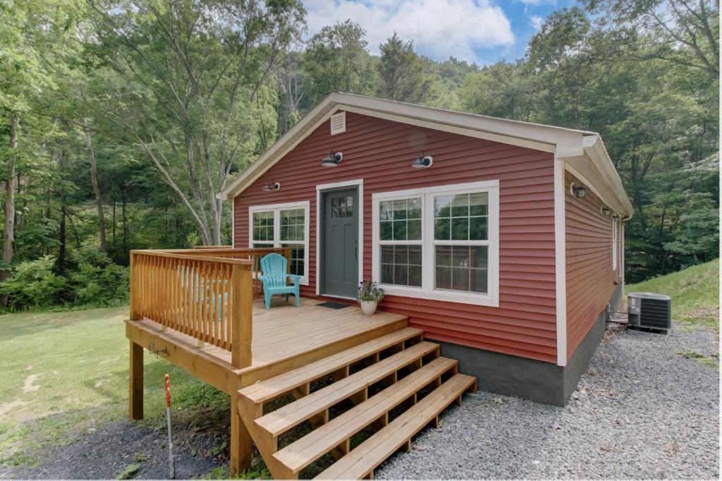 Creekside Cottage
