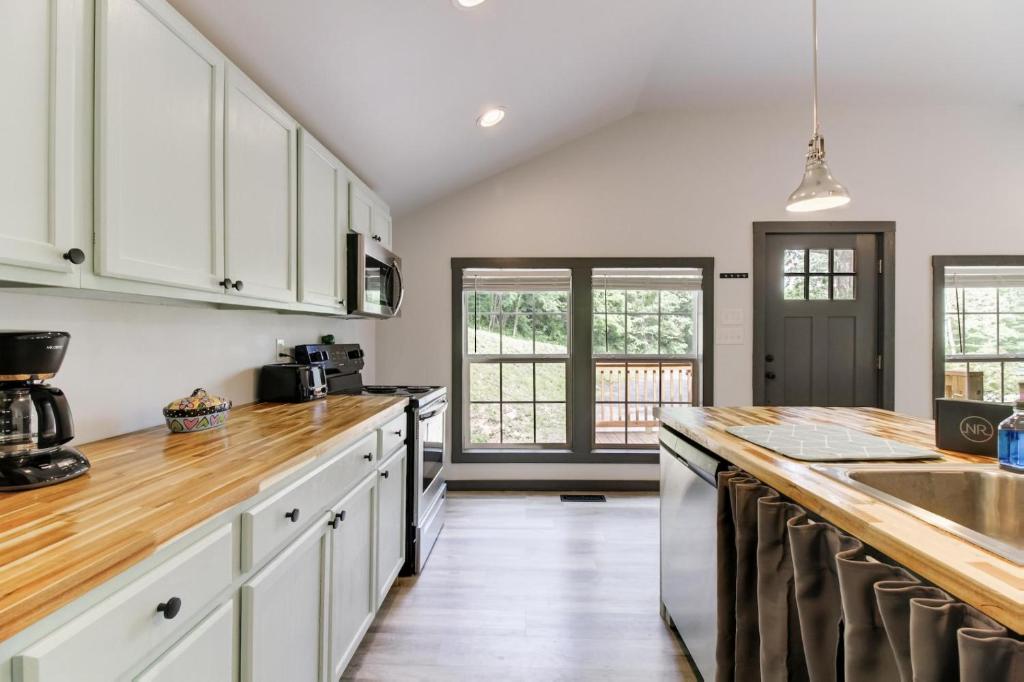 Creekside Cottage photo 4