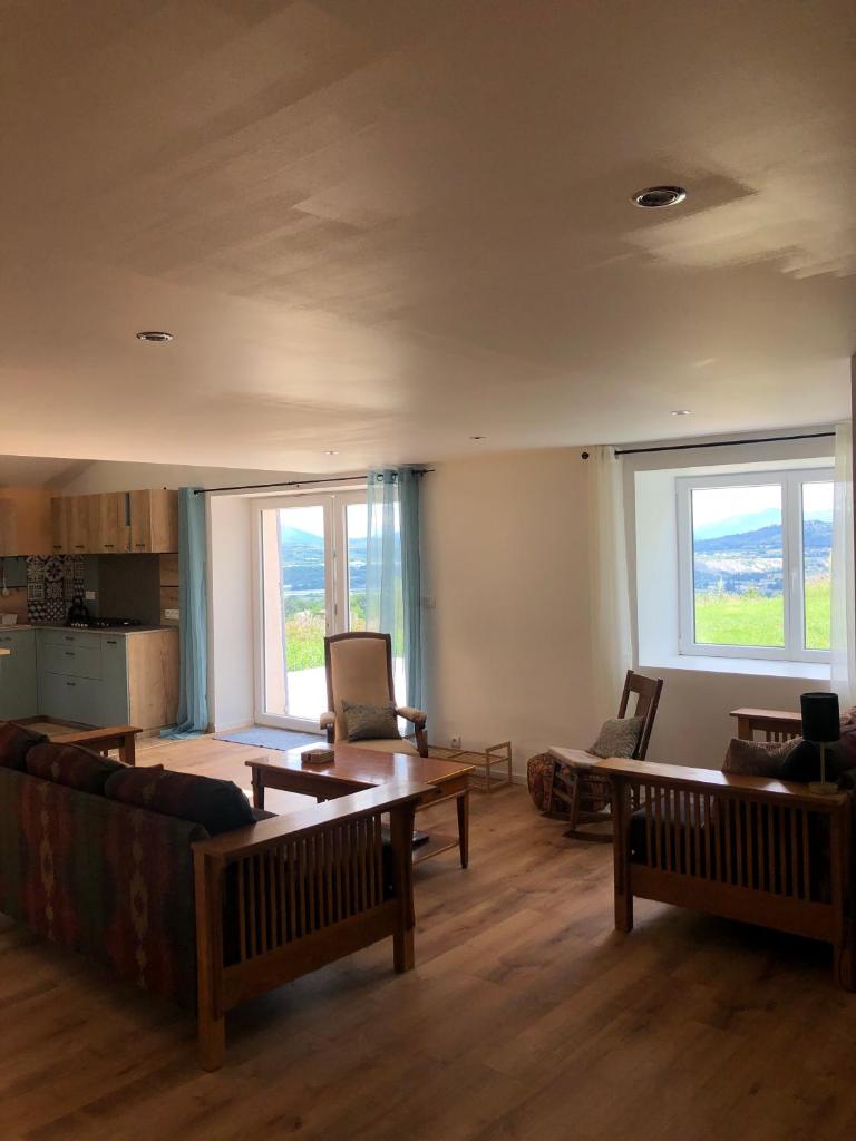Country house with beautiful views photo 3