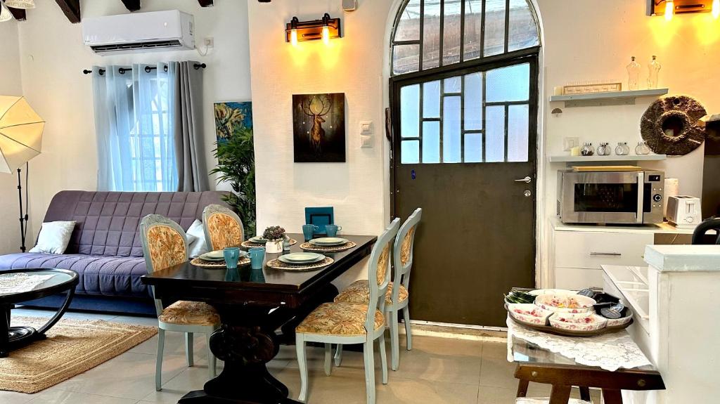 Apartment with a separate entrance and a large courtyard photo 4
