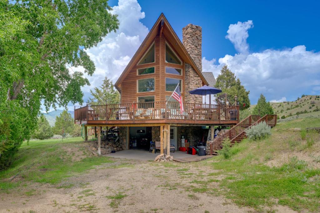 Alder Home with Mountain Views 2 Mi to Ruby River