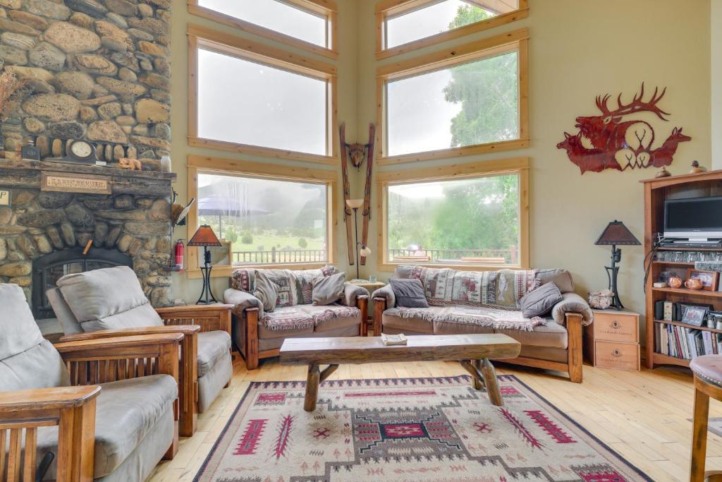 Alder Home with Mountain Views 2 Mi to Ruby River photo 2