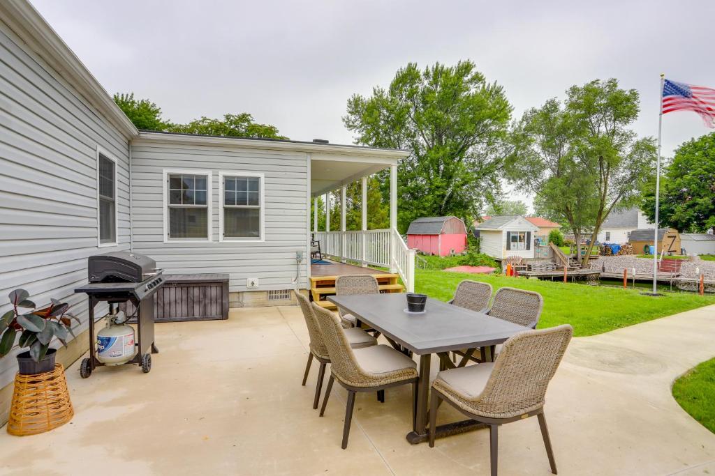Port Clinton Vacation Rental with Boat Dock and Grill!